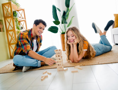 15+ idei de jocuri în 2 persoane de jucat în casă: activități distractive pentru jocuri in doi