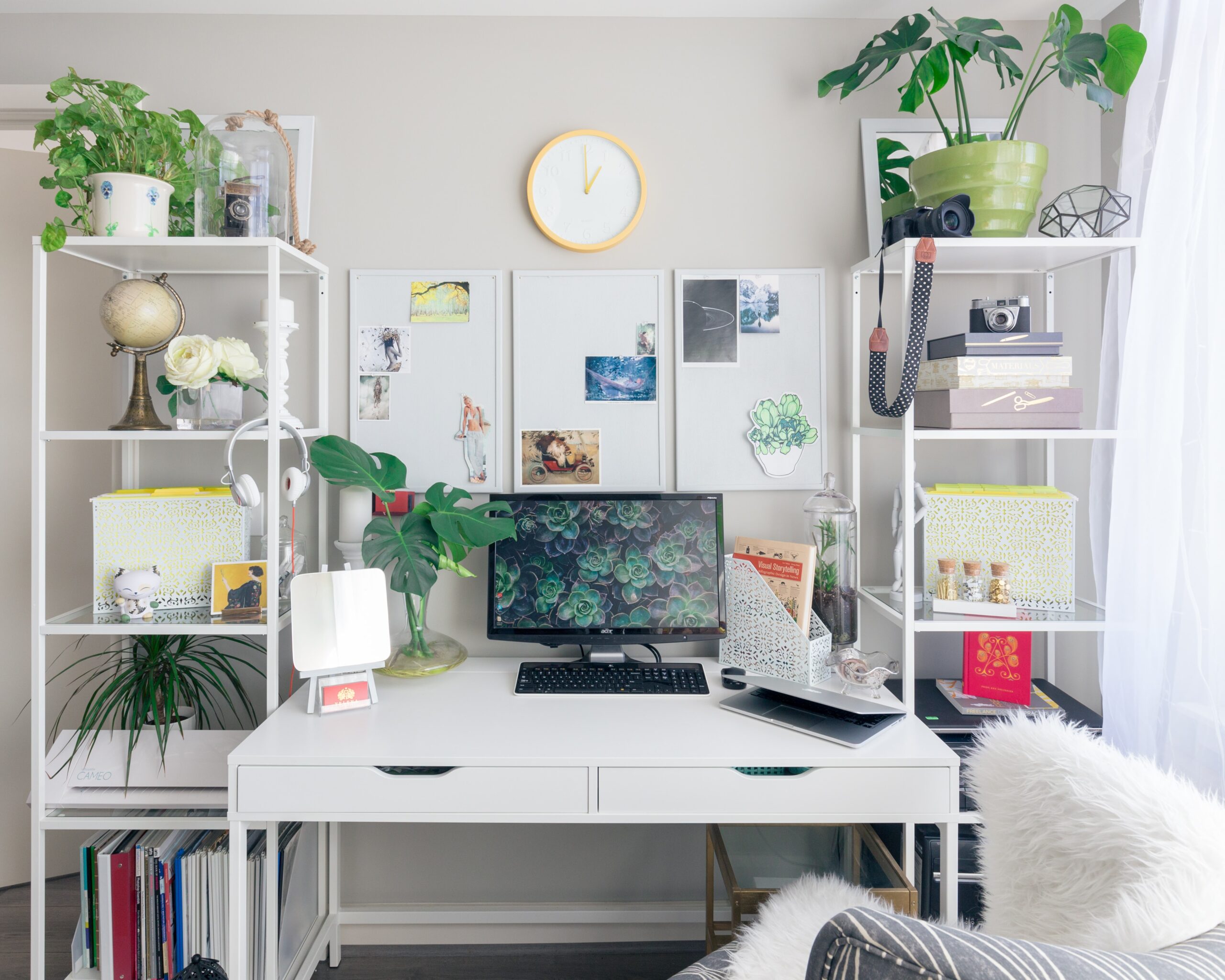 amenajare birou cu plante verzi