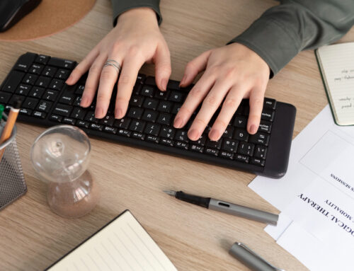 Top produse de curățenie esențiale pentru igienizarea tastaturilor și a suprafețelor de lucru comune